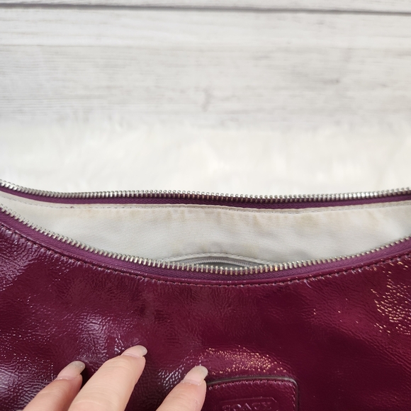 Coach Vintage Patent Leather Hobo Shoulder Bag/ Crossbody Bag in Plum - Picture 13 of 16